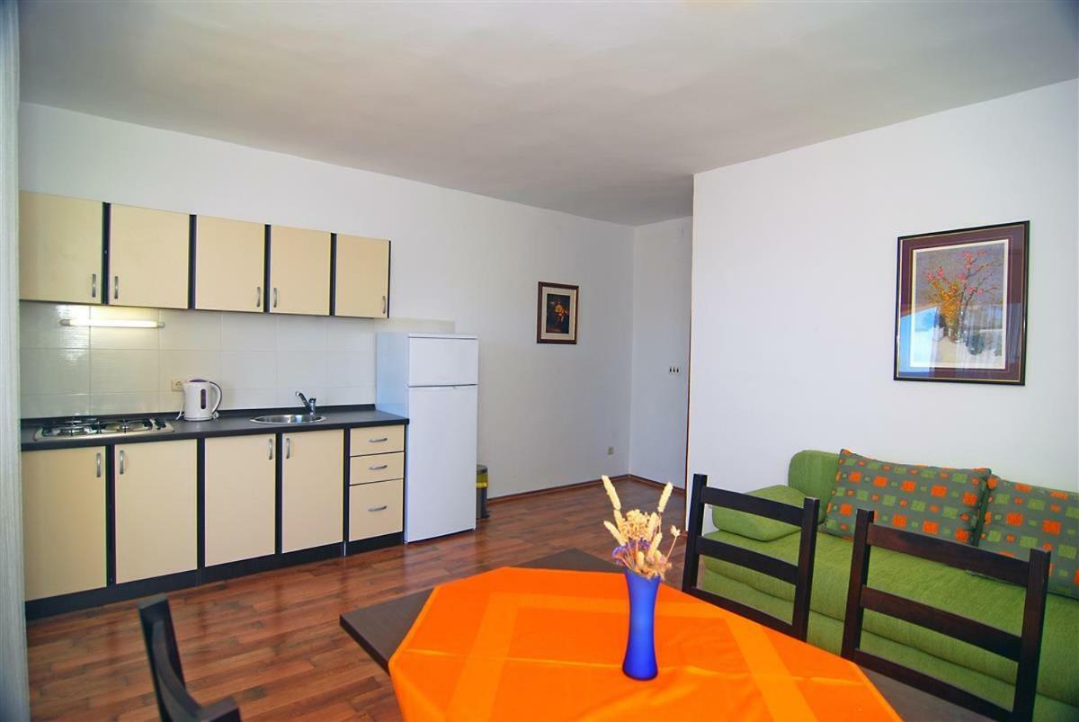 Apartman Luca Apartment Zecevo Luaran gambar