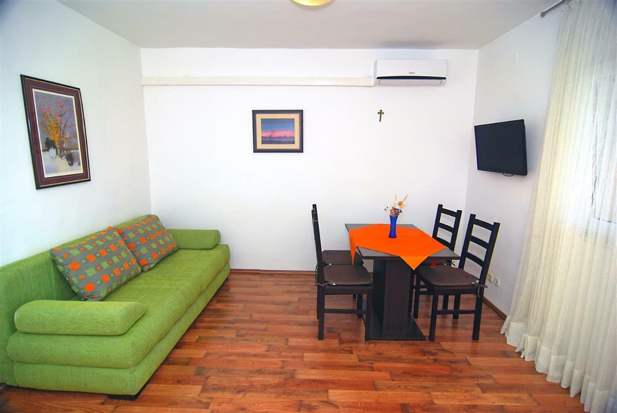 Apartman Luca Apartment Zecevo Luaran gambar